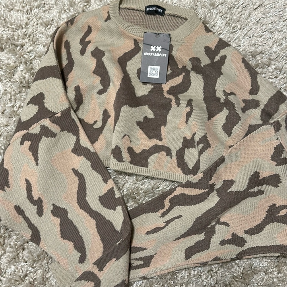 Missy Empire came crop sweater